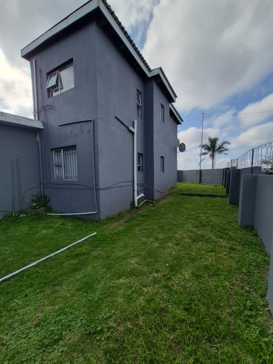 8 Bedroom Property for Sale in Amalinda Eastern Cape